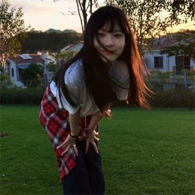 背鸭子的男孩